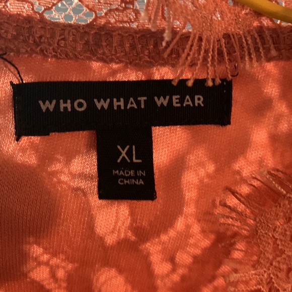 Lace pink dress - Picture 6 of 7